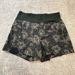 Athleta Trekkie North Printed Shorts Size 2